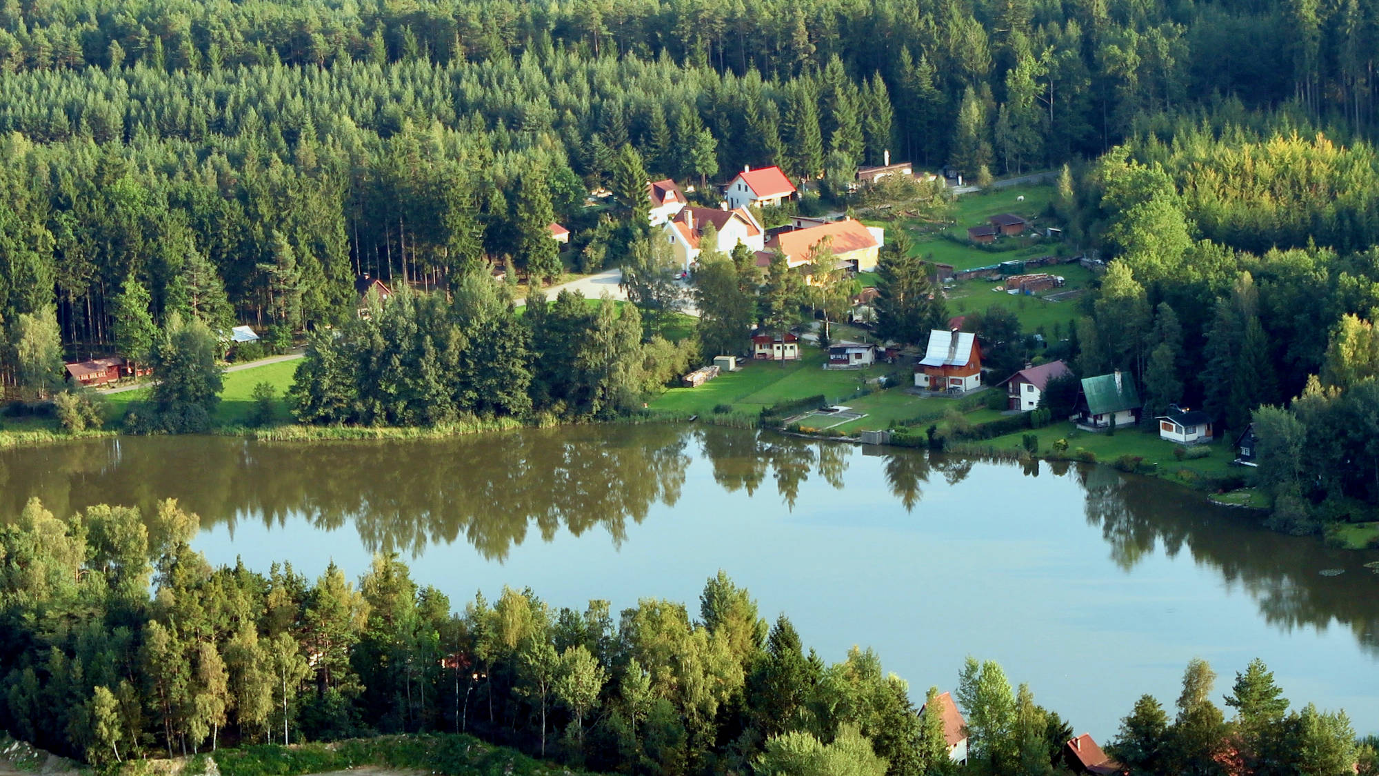 Letecký pohled na Dubenský rybník